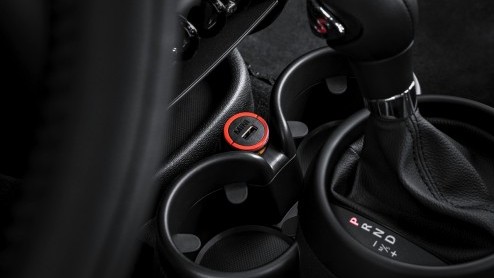 Mini heeft de Countryman in het nieuw gestoken. Volgens Mini zijn de uiterlijke wijzigingen gelukkig licht gewijzigd. Het nieuws zit hem dan ook vooral in de techniek.