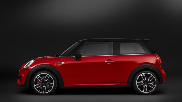 Mini introduceert voorlopig topmodel met Mini John Cooper Works 2.0 TwinPower Turbo, goed voor 231 pk. Zijn prijs is vastgesteld op 39.995 euro.