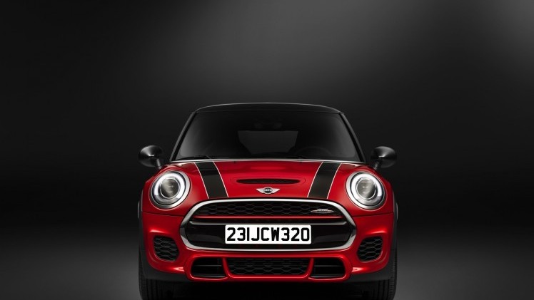 Mini introduceert voorlopig topmodel met Mini John Cooper Works 2.0 TwinPower Turbo, goed voor 231 pk. Zijn prijs is vastgesteld op 39.995 euro.