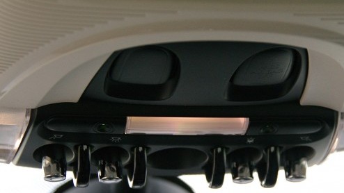 Rijtest nieuwe Mini One. De nieuwe instapper is de aan te raden versie van de geheel vernieuwde Mini, want ook zijn 1,2 liter driecilinder voldoet uitstekend.
