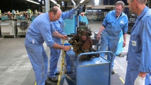 Vanaf medio volgend jaar rollen de eerste nieuwe Minis van de band bij VDL NedCar in Born. Vandaag is de 1959 Mini reBorn herboren.