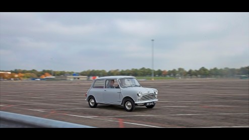 Vanaf medio volgend jaar rollen de eerste nieuwe Minis van de band bij VDL NedCar in Born. Vandaag is de 1959 Mini reBorn herboren.
