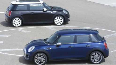 Mini heeft het doek gehaald van de vijfdeurs hatchback. Voor de fabrikant een compleet nieuwe carrosserievariant, die met een langere lengte en wielbasis vooral meer ruimte biedt in het interieur.