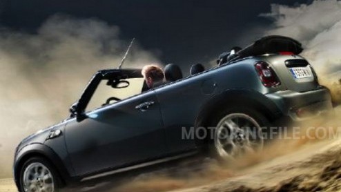 De Mini is nu leverbaar als Cooper, Clubman en Cabriolet. Echter, die laatste is nog van voor de facelift. Daarom staat de nieuwe generatie al even op stapel, en daar zijn nu opnieuw beelden van opged