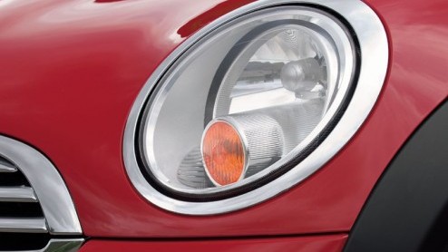 BMW heeft de informatie vrijgegeven van de nieuwe MINI. Het uiterlijk is gelukkig niet al teveel veranderd, wel is de MINI gegroeid.