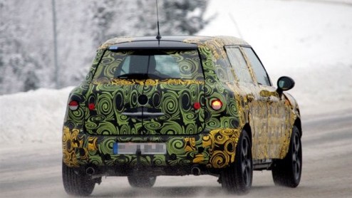 Nu de nieuwe Mini Cabriolet is voorgesteld en bij de dealers arriveert kunnen we onze zinnen gaan zetten op de crossover-versie Crossman. Deze uit de kluiten gewassen en opgestoerde Mini rolt volgen