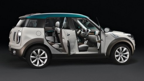Een opgestoerde Mini-telg zat al even in het vat. Na de hatchback, cabrio en Clubman presenteert Mini nu een nieuwe variant: de Crossover concept, die we al meerdere malen bepakt voorbij zaken komen o