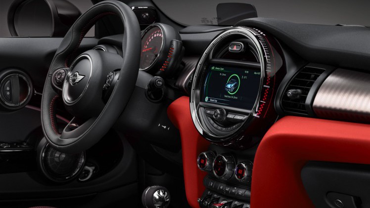 Autotest Mini John Cooper Works Cabrio. We rijden de snelste Mini in luchtige vorm naar de International Mini Meeting 2016 in Lommel. Snel uit en thuis, maximaal rijplezier.
