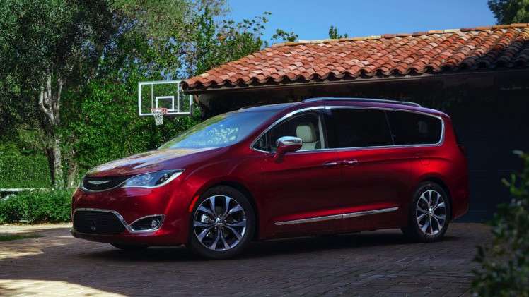 De Chrysler Town & Country en Voyager krijgen een opvolger in de vorm van een nieuwe oude bekende: de Pacifica. Als eerste MPV is deze Chrysler er ook als plug-in hybride.