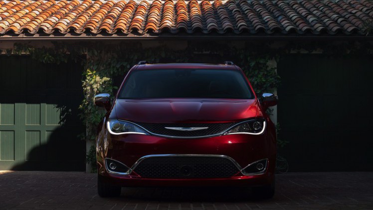 De Chrysler Town & Country en Voyager krijgen een opvolger in de vorm van een nieuwe oude bekende: de Pacifica. Als eerste MPV is deze Chrysler er ook als plug-in hybride.
