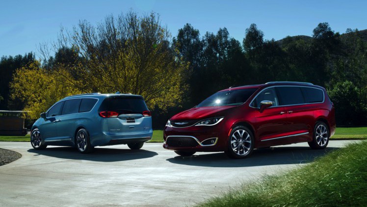 De Chrysler Town & Country en Voyager krijgen een opvolger in de vorm van een nieuwe oude bekende: de Pacifica. Als eerste MPV is deze Chrysler er ook als plug-in hybride.