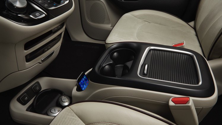 De Chrysler Town & Country en Voyager krijgen een opvolger in de vorm van een nieuwe oude bekende: de Pacifica. Als eerste MPV is deze Chrysler er ook als plug-in hybride.