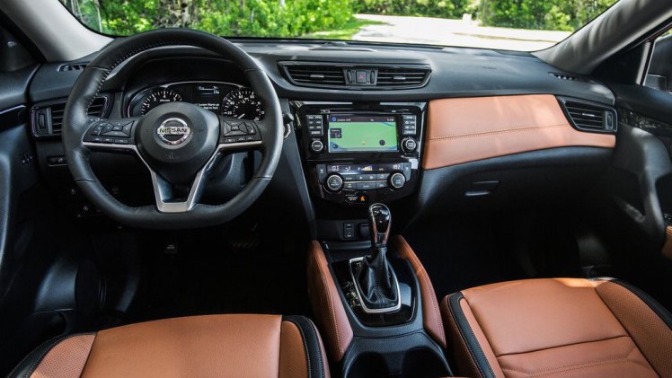 De Nissan Rogue kreeg een facelift en misschien komt die ook voor de Nissan X-Trail.