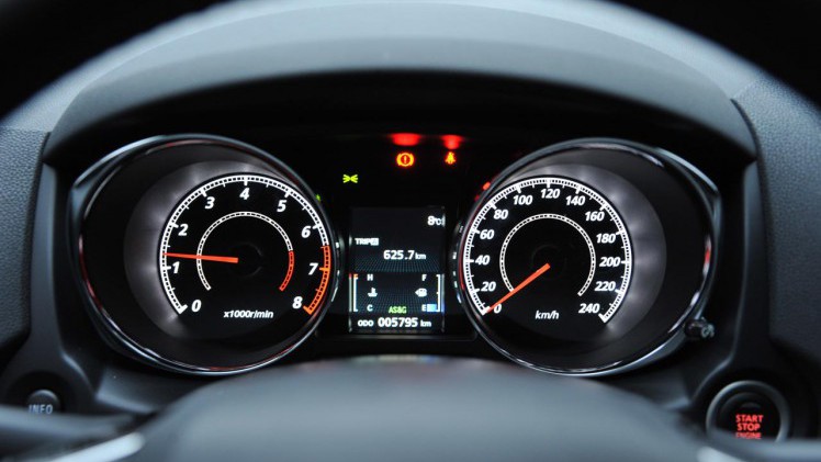 Na zo'n zeven jaar geeft Mitsubishi de ASX een facelift, kan de auto daarmee de concurrentie nog bijbenen. Autovandaag zocht het uit.
