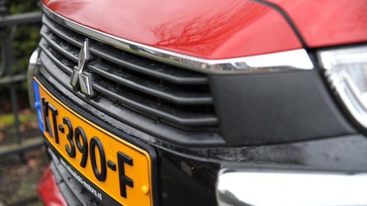 Na zo'n zeven jaar geeft Mitsubishi de ASX een facelift, kan de auto daarmee de concurrentie nog bijbenen. Autovandaag zocht het uit.