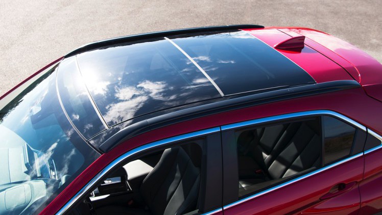 Mitsubishi heeft het doek getrokken van de Eclipse Cross, de volledig nieuwe SUV van het merk. Wat heeft het nieuwe broertje van de ASX en Outlander in zijn mars?