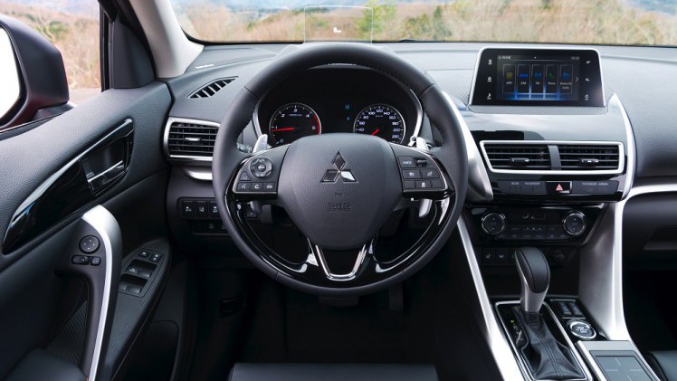 Mitsubishi heeft het doek getrokken van de Eclipse Cross, de volledig nieuwe SUV van het merk. Wat heeft het nieuwe broertje van de ASX en Outlander in zijn mars?