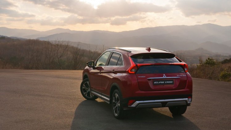 Mitsubishi heeft het doek getrokken van de Eclipse Cross, de volledig nieuwe SUV van het merk. Wat heeft het nieuwe broertje van de ASX en Outlander in zijn mars?