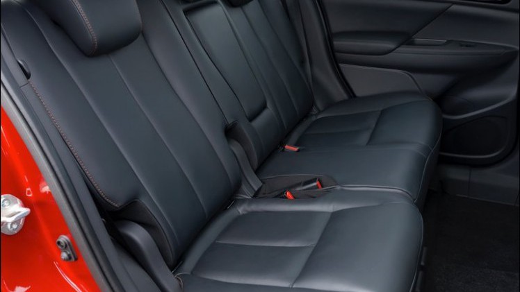 Mitsubishi heeft het doek getrokken van de Eclipse Cross, de volledig nieuwe SUV van het merk. Wat heeft het nieuwe broertje van de ASX en Outlander in zijn mars?