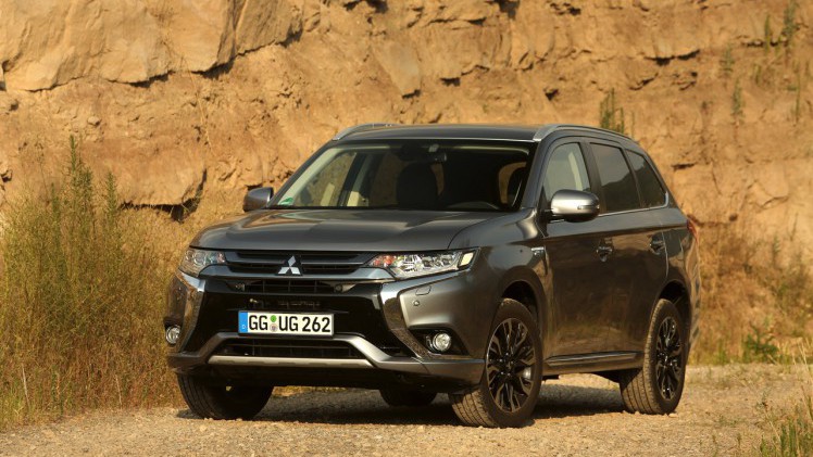 Autotest van de nieuwe Mitsubishi Outlander PHEV facelift, het model dat eind 2015 op de markt komt en flink verbeterd is ten opzichte van zijn voorganger. Met 7% bijtelling aantrekkelijk voor lease.