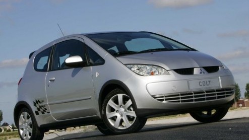 Sportieve kleine autos zijn populair. Vandaar ook dat het Japanse Mitsubishi met een sportieve versie op de proppen komt van de Colt.