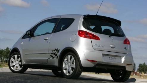 Sportieve kleine autos zijn populair. Vandaar ook dat het Japanse Mitsubishi met een sportieve versie op de proppen komt van de Colt.