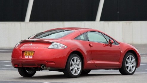 De modelnaam Eclipse is wel een beetje toepasselijk voor het beleid dat Mitsubishi ten aanzien van deze sportcoup hanteert voor Europa. Hij blijft voor ons namelijk in het duister, want hij is alleen