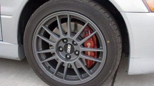 De echte rallysuccessen zijn inmiddels voor andere merken, maar Mitsubishi blijft voor de liefhebbers gelukkig steeds een nieuwe versie van de Lancer Evolution bedenken. Inmiddels zijn de Japanners aa