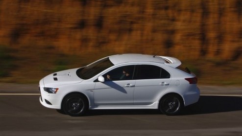 De Mitsubishi Lancer familie is bij de dealers nu uitgebreid met de Lancer Sportback. De sportieve hatchback staat vanaf net geen 23.000 euro in de prijslijst. Naast de 1.8 benzinemotor is er een twee