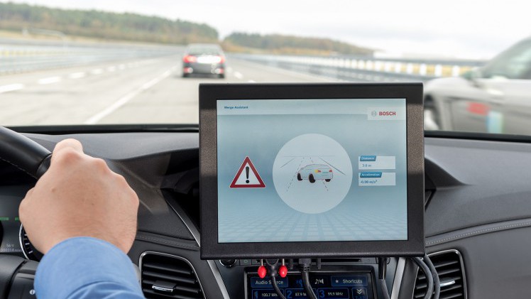 Bosch, Vodafone en Huawai testen met elkaar pratende telefoons in auto's.
