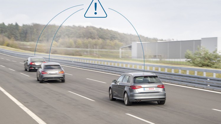 Bosch, Vodafone en Huawai testen met elkaar pratende telefoons in auto's.