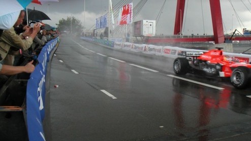 Zondag 20 augustus was de dag dat autoraceminnend Nederland zijn hart op kon halen in Rotterdam bij de Bavaria City Racing. Autovandaag was aanwezig op dit racespektakel en heeft speciaal voor jullie 