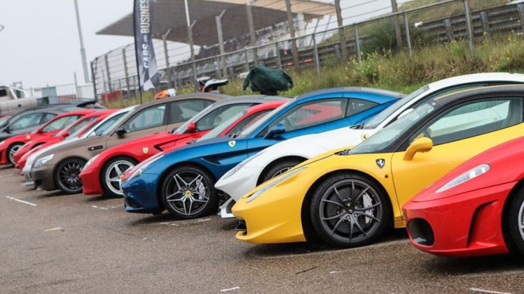 Het Nationaal Oldtimer Festival 2016 biedt op 31 juli een podium aan vele klassiekers, oldtimers, clubs, races en heeft als thema-event Paddock Porsche.