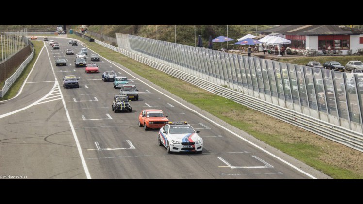 Het Nationaal Oldtimer Festival 2016 biedt op 31 juli een podium aan vele klassiekers, oldtimers, clubs, races en heeft als thema-event Paddock Porsche.