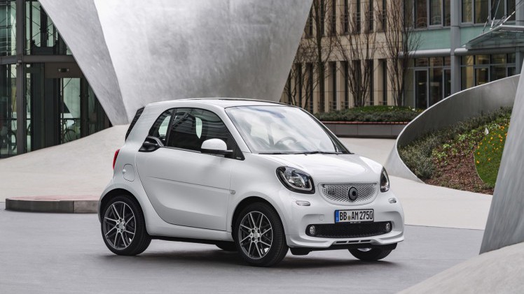 Smart introduceert nieuwe BRABUS fortwo en BRABUS forfour. Ze worden beiden ook leverbaar als BRABUS Xclusive met nog meer luxe. Het duo beschikt over een 109 pk sterke turbmomotor en twinamic.