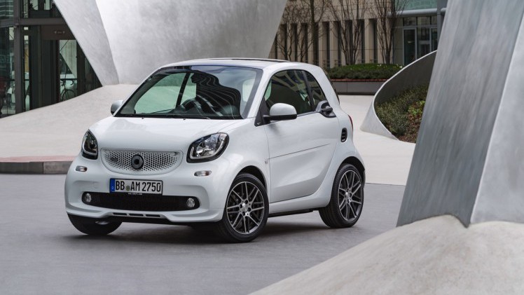 Smart introduceert nieuwe BRABUS fortwo en BRABUS forfour. Ze worden beiden ook leverbaar als BRABUS Xclusive met nog meer luxe. Het duo beschikt over een 109 pk sterke turbmomotor en twinamic.