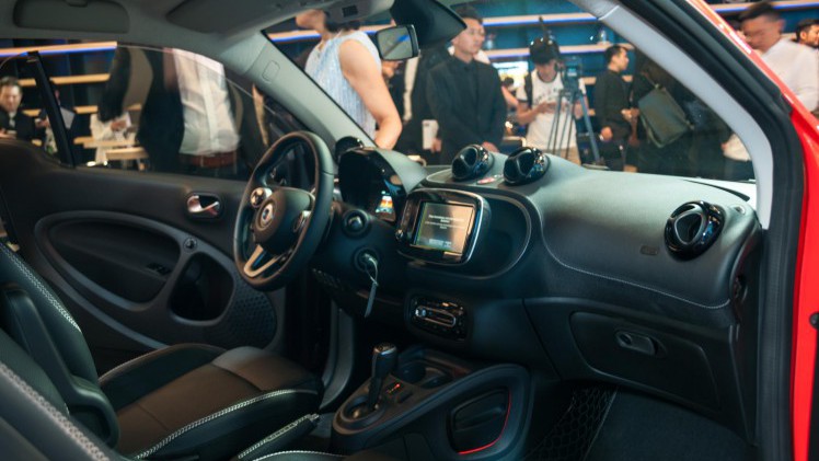 Smart introduceert nieuwe BRABUS fortwo en BRABUS forfour. Ze worden beiden ook leverbaar als BRABUS Xclusive met nog meer luxe. Het duo beschikt over een 109 pk sterke turbmomotor en twinamic.