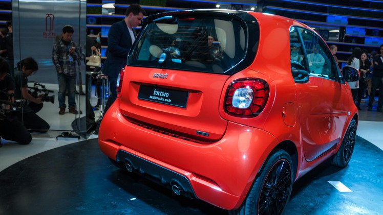 Smart introduceert nieuwe BRABUS fortwo en BRABUS forfour. Ze worden beiden ook leverbaar als BRABUS Xclusive met nog meer luxe. Het duo beschikt over een 109 pk sterke turbmomotor en twinamic.