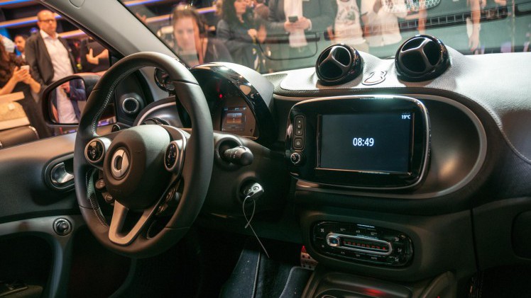 Smart introduceert nieuwe BRABUS fortwo en BRABUS forfour. Ze worden beiden ook leverbaar als BRABUS Xclusive met nog meer luxe. Het duo beschikt over een 109 pk sterke turbmomotor en twinamic.