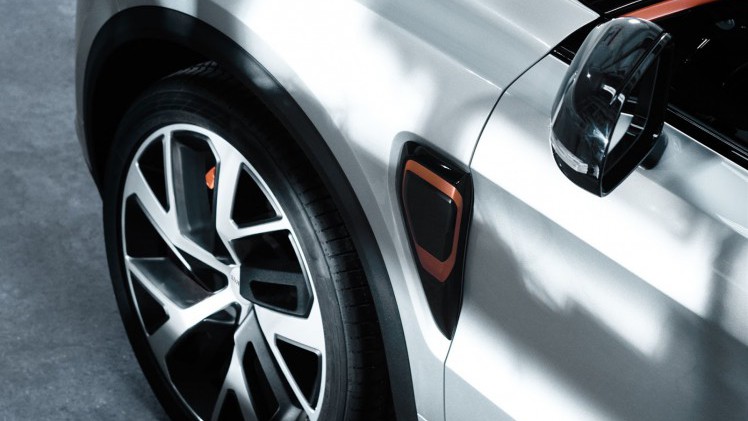 Geely, eigenaar van Volvo, presenteert in samenwerking daarmee het nieuwe merk Lynk & Co. Connectiviteit staat hoog in het vaandel en de internationale verkoopambities zijn zeker aanwezig.