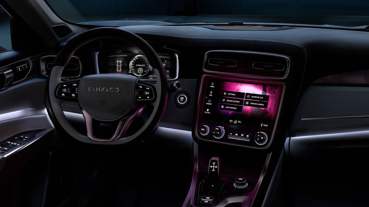 Geely, eigenaar van Volvo, presenteert in samenwerking daarmee het nieuwe merk Lynk & Co. Connectiviteit staat hoog in het vaandel en de internationale verkoopambities zijn zeker aanwezig.