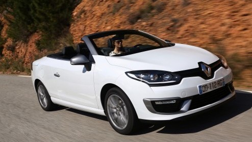 Autotest vernieuwde Renault Mgane Coup-Cabriolet TCe130 met nieuwe 1.2 liter turbomotor. De Mgane CC test is gereden met de dCi 130.