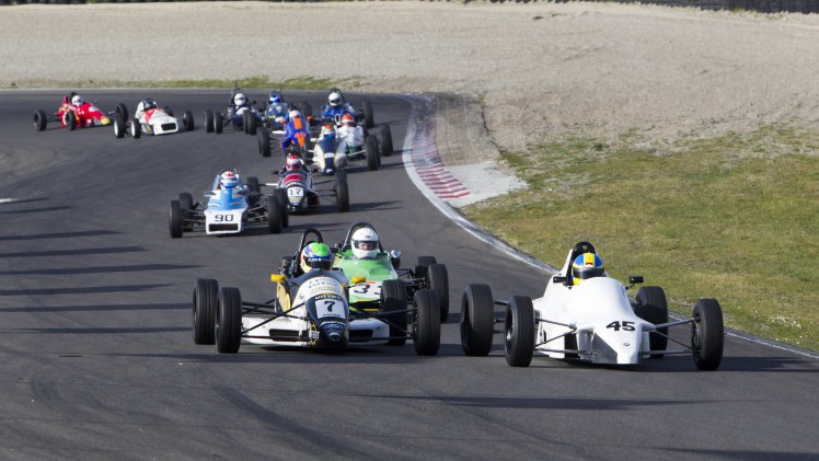Klaar voor de Pinksterraces 2016 met de City Bug Cup, Clio Cup, Deutscher Tourenwagen Cup en het SMP F4 NEZ Championship?