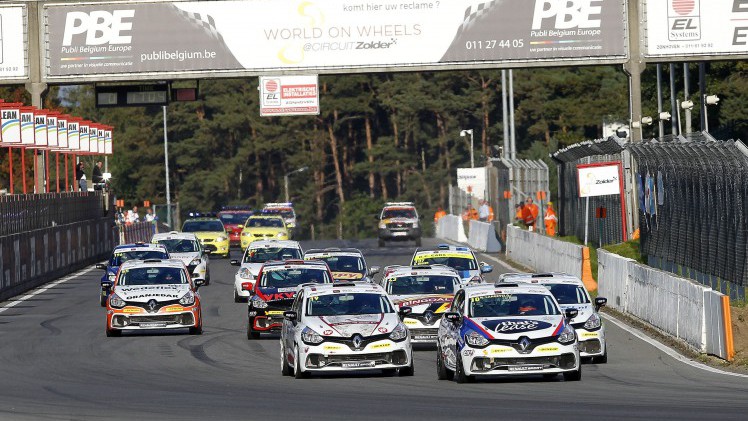 Klaar voor de Pinksterraces 2016 met de City Bug Cup, Clio Cup, Deutscher Tourenwagen Cup en het SMP F4 NEZ Championship?