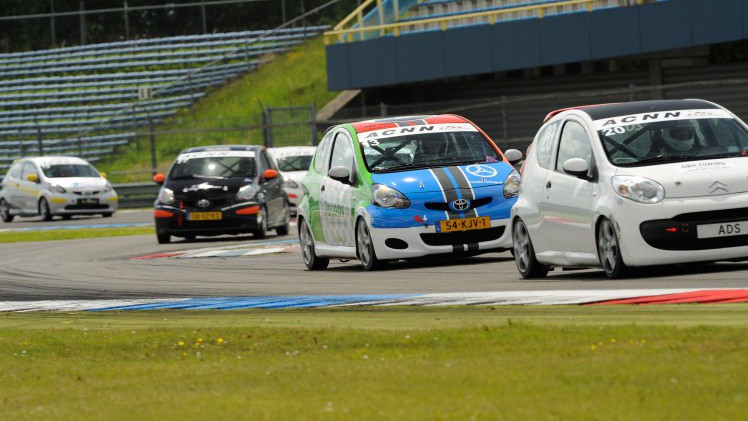 Klaar voor de Pinksterraces 2016 met de City Bug Cup, Clio Cup, Deutscher Tourenwagen Cup en het SMP F4 NEZ Championship?