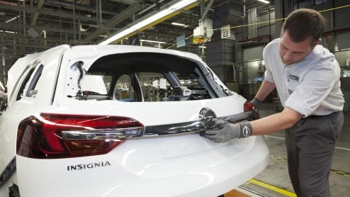 Opel maakt vandaag bekend een nieuw vlaggenschip voor ogen te hebben. Naast de Insignia wordt dat een SUV, die voor 2020 op de markt komt.