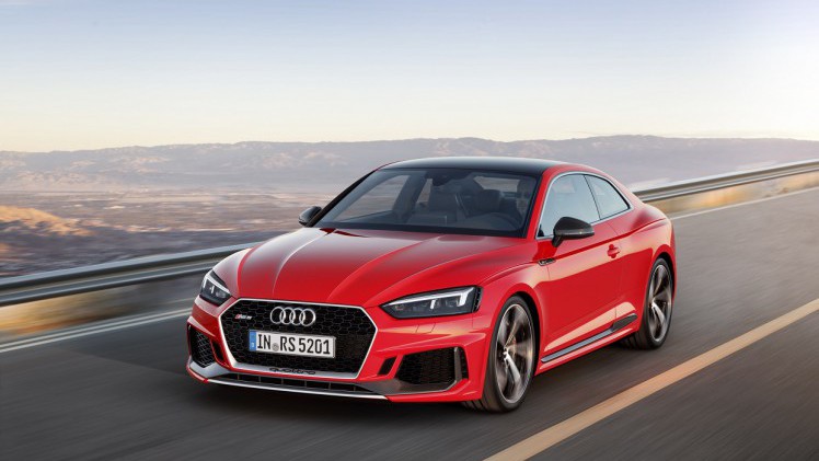 Audi heeft de nieuwe A5 nu ook gepresenteerd als RS5, voorzien van een nieuwe V6-biturbomotor. De auto laat ook meteen de nieuwe RS-designtaal zien