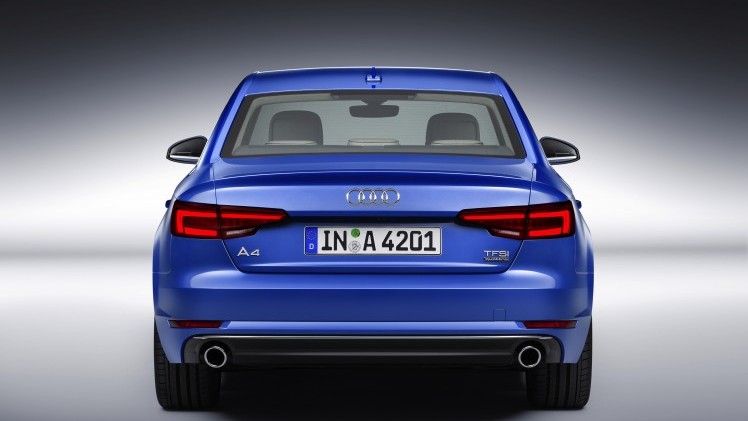 Predictive efficiency assistant, cross traffic assist, audi active lane assist en zelfs een afslagassistent. Een kleine greep uit de overdaad aan veiligheidsystemen van Audis nieuwe A4.