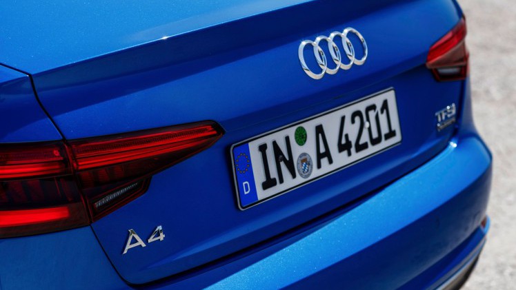 Autotest nieuwe Audi A4 2.0 TFSI 190 pk S tronic, de zuinige sportsedan met 20% bijtelling. Hij staat samen met de A4 3.0 TDI quattro garant voor sportieve prestaties en veel innovaties.