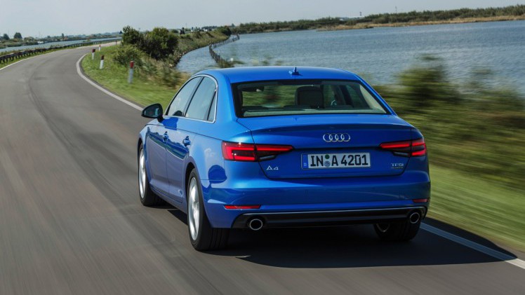 Autotest nieuwe Audi A4 2.0 TFSI 190 pk S tronic, de zuinige sportsedan met 20% bijtelling. Hij staat samen met de A4 3.0 TDI quattro garant voor sportieve prestaties en veel innovaties.